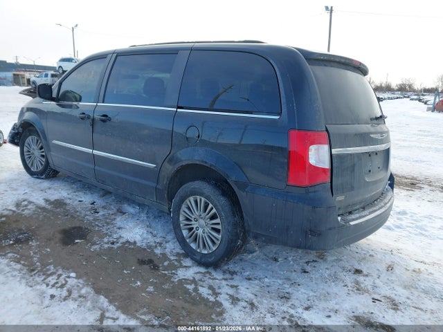 2015 CHRYSLER TOWN & COUNTRY 2C4RC1CGXFR519388 Photo 2