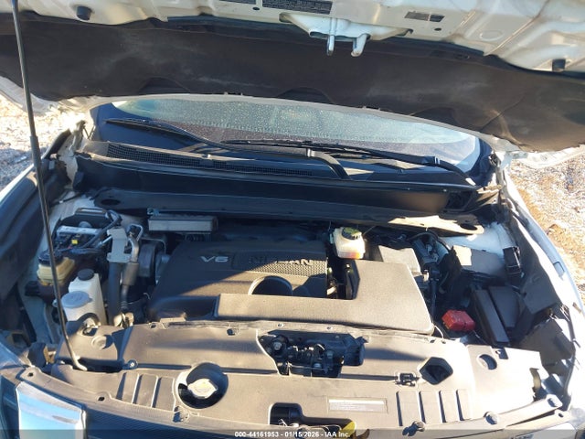 44161953 :رقم المزاد ، 5N1DR2MN5JC621156 vin ، 2018 Nissan Pathfinder Sl مزاد بيع