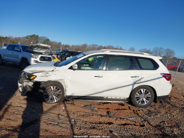 44161953 :رقم المزاد ، 5N1DR2MN5JC621156 vin ، 2018 Nissan Pathfinder Sl مزاد بيع