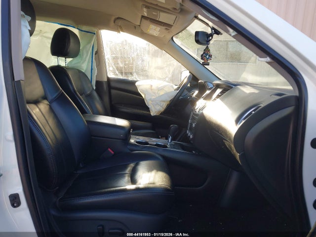 44161953 :رقم المزاد ، 5N1DR2MN5JC621156 vin ، 2018 Nissan Pathfinder Sl مزاد بيع