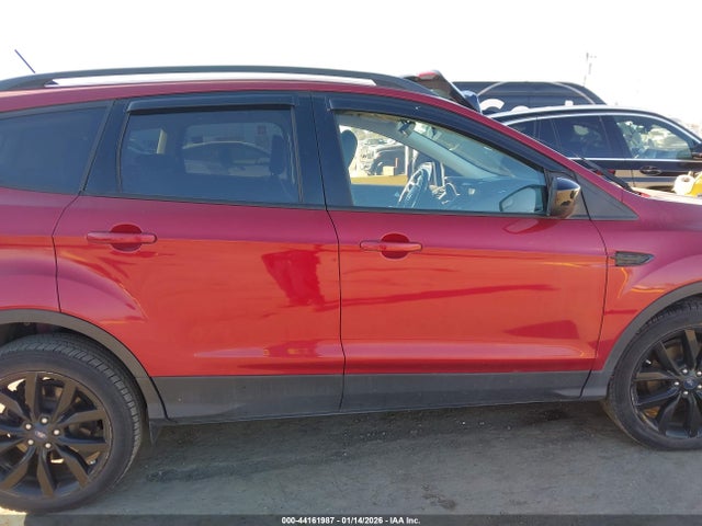 1FMCU0GD0JUA64958 Ford ESCAPE SE