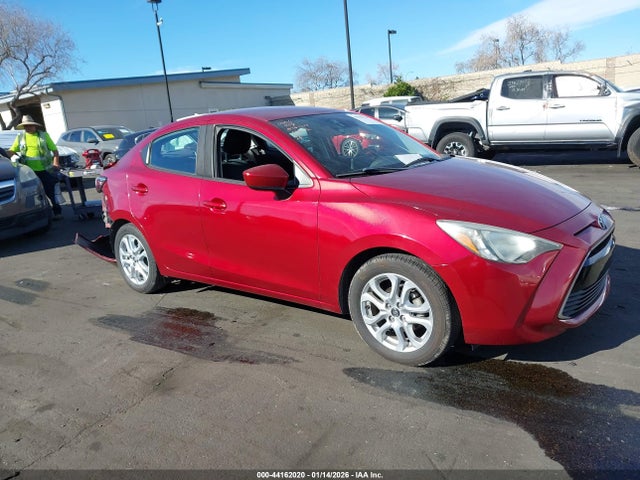 3MYDLBYV1JY317976 Toyota YARIS IA