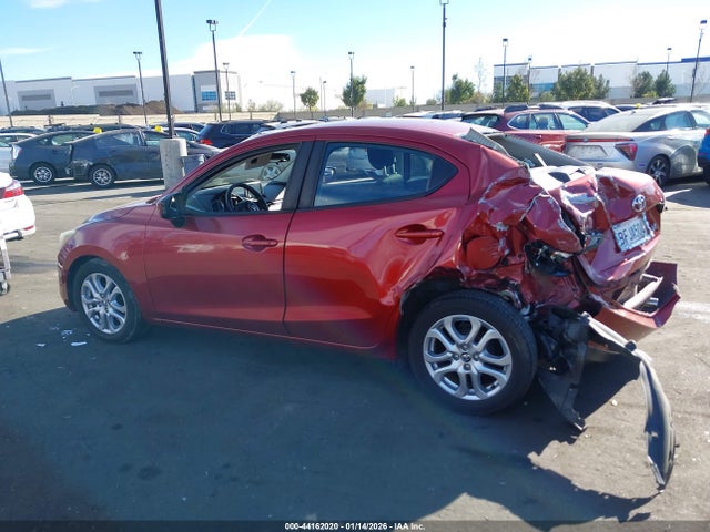 3MYDLBYV1JY317976 Toyota YARIS IA