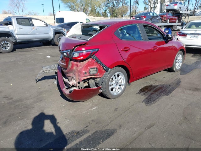 3MYDLBYV1JY317976 Toyota YARIS IA