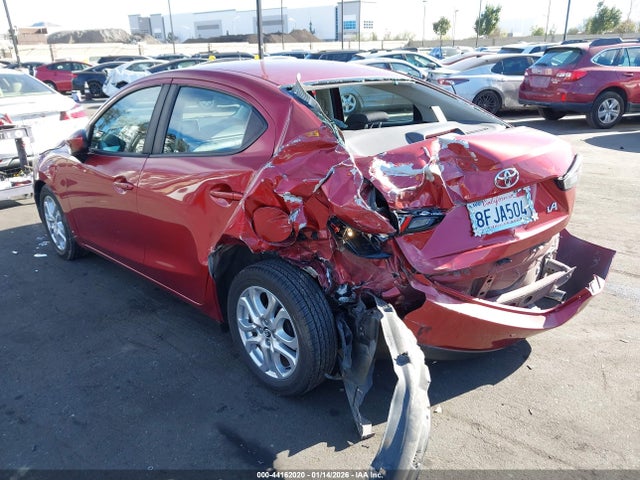 3MYDLBYV1JY317976 Toyota YARIS IA