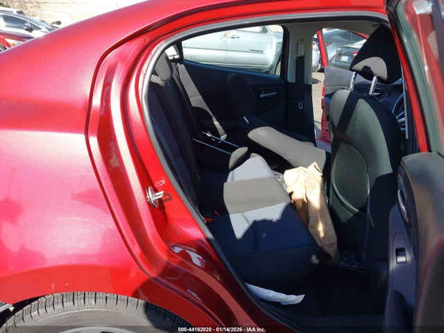 3MYDLBYV1JY317976 Toyota YARIS IA