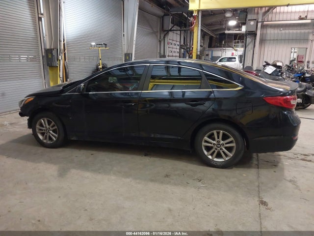 Hyundai SONATA SE 2016 5NPE24AF3GH310490 Image 15