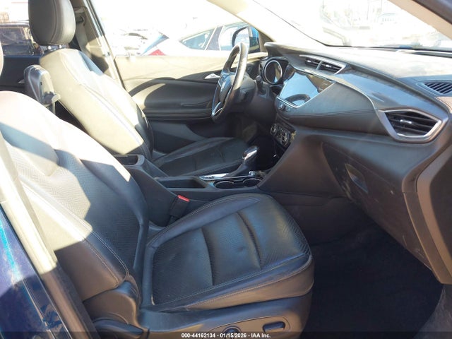 44162134 :رقم المزاد ، KL4MMGSL1MB053638 vin ، 2021 Buick Encore Gx Awd Essence مزاد بيع