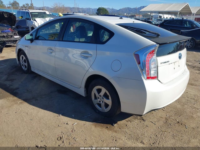 Toyota Prius Two 2015 JTDKN3DU0F1949558 Image 3