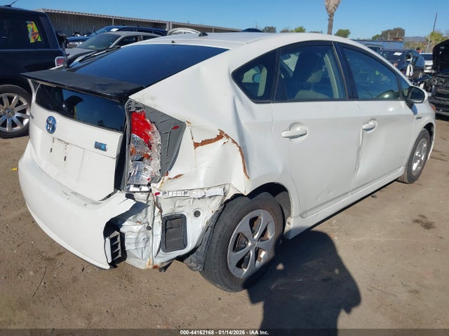 Toyota Prius Two 2015 JTDKN3DU0F1949558 Image 4