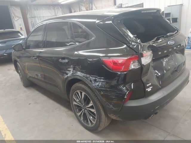 1FMCU0G69NUA53478 Ford ESCAPE SE