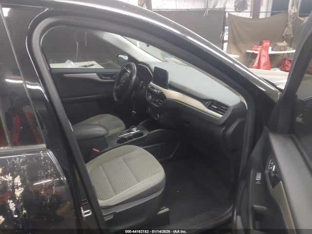 1FMCU0G69NUA53478 Ford ESCAPE SE
