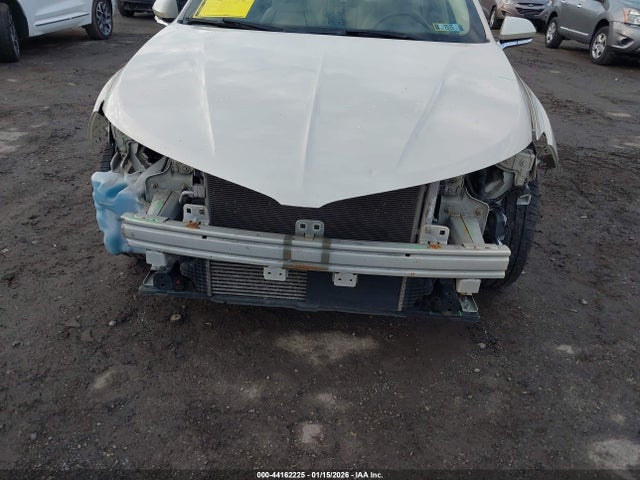 3LN6L2G93ER808038 Lincoln MKZ