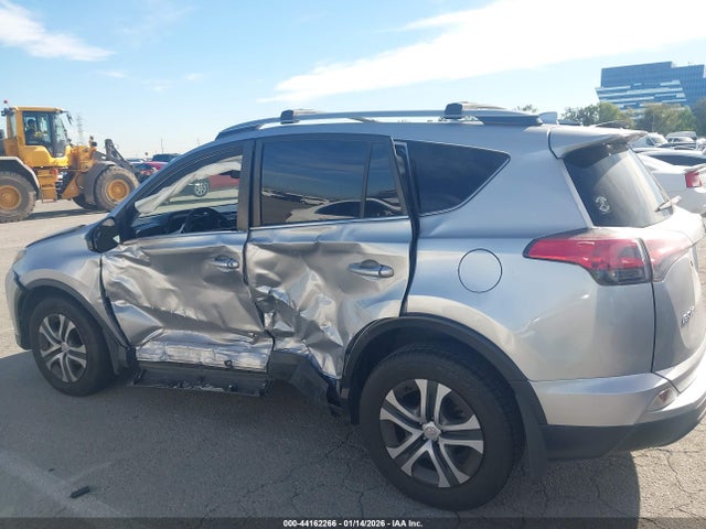 JTMZFREV8JJ183495 Toyota RAV4 LE