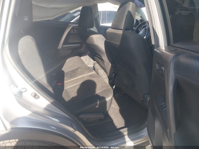 JTMZFREV8JJ183495 Toyota RAV4 LE