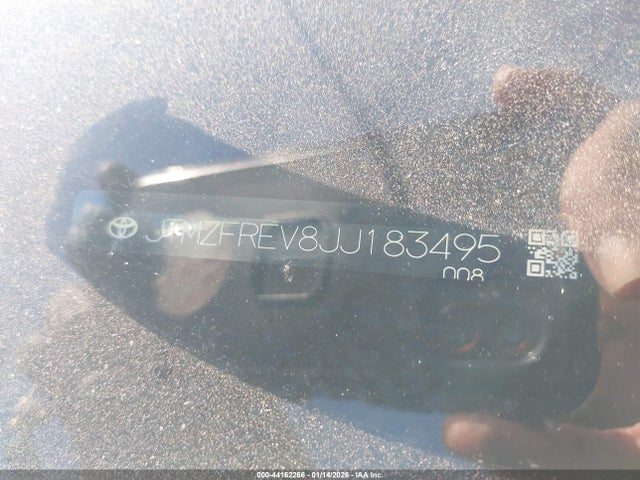 JTMZFREV8JJ183495 Toyota RAV4 LE