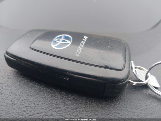 JTDEBRBE3LJ016415 Toyota COROLLA LE