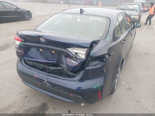 JTDEBRBE3LJ016415 Toyota COROLLA LE
