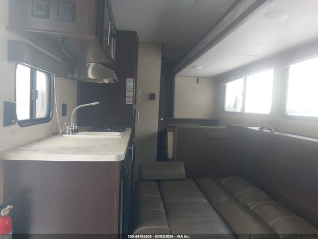 4X4TCKT16HK041294 Forr River Che