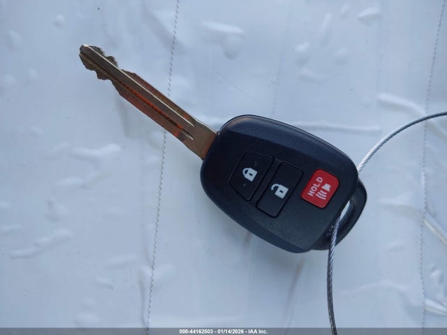 2T3ZFREV6JW515631 Toyota RAV4 LE