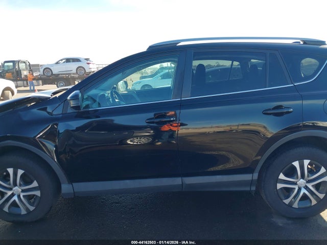 2T3ZFREV6JW515631 Toyota RAV4 LE