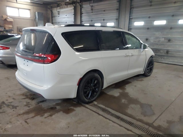 2022 Chrysler Pacifica Touring მანქანა იყიდება აუქციონზე, vin: 2C4RC1FG2NR185397, აუქციონის ნომერი: 44162508