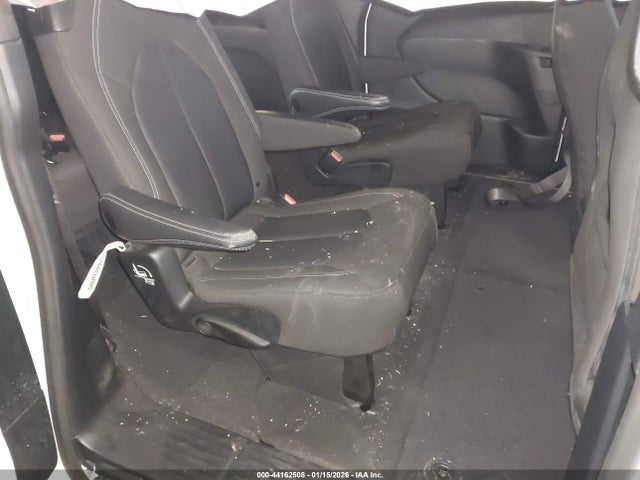 2022 Chrysler Pacifica Touring მანქანა იყიდება აუქციონზე, vin: 2C4RC1FG2NR185397, აუქციონის ნომერი: 44162508