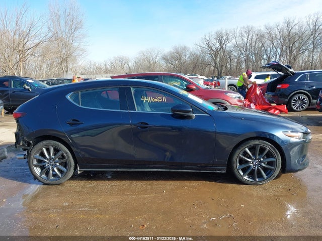 Продажа на аукционе авто 2019 Mazda 3 Preferred, vin: JM1BPAMM8K1111223, номер лота: 44162511