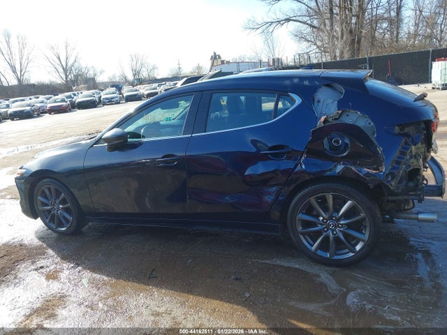 Продажа на аукционе авто 2019 Mazda 3 Preferred, vin: JM1BPAMM8K1111223, номер лота: 44162511