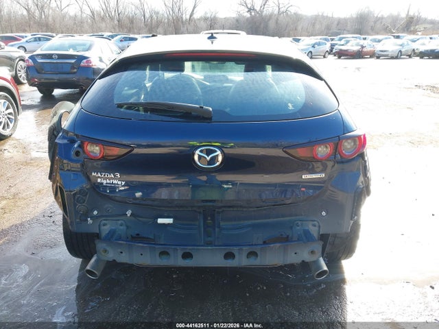 Продажа на аукционе авто 2019 Mazda 3 Preferred, vin: JM1BPAMM8K1111223, номер лота: 44162511