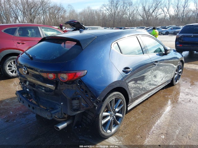 Продажа на аукционе авто 2019 Mazda 3 Preferred, vin: JM1BPAMM8K1111223, номер лота: 44162511