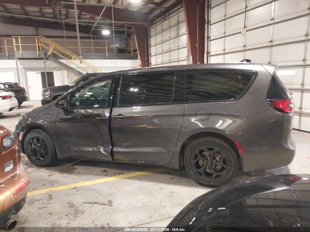 Продажа на аукционе авто 2023 Chrysler Pacifica Hybrid Limited, vin: 2C4RC1S7XPR501542, номер лота: 44162650