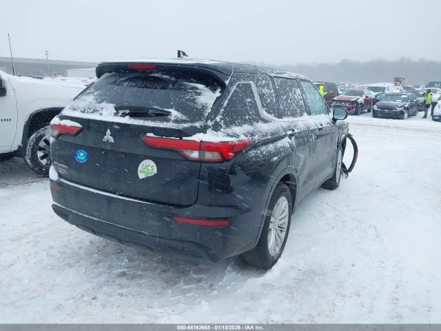 2024 MITSUBISHI OUTLANDER JA4J3UA82RZ062476 Photo 3