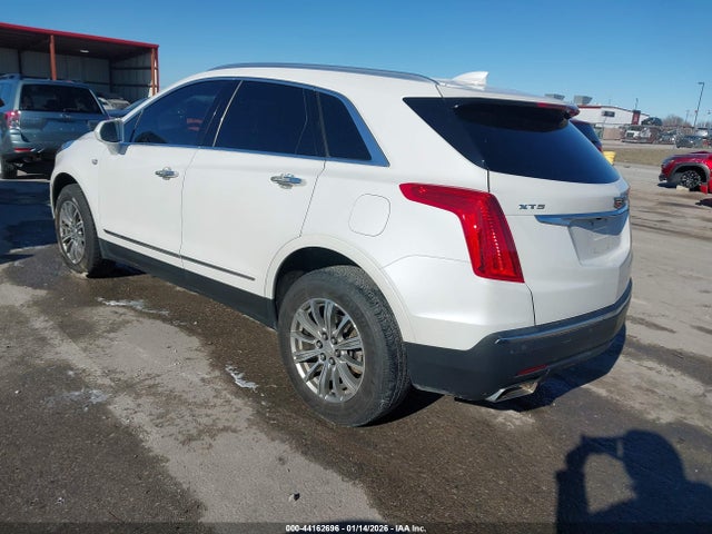 2017 CADILLAC XT5 1GYKNBRS7HZ139974 Photo 2