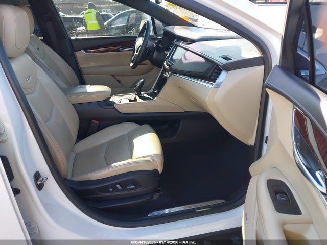 2017 CADILLAC XT5 1GYKNBRS7HZ139974 Photo 4