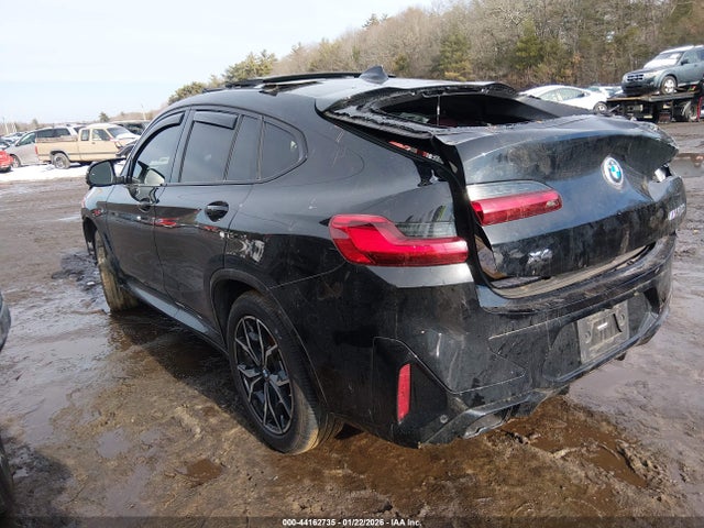 2022 BMW X4 5UX43DT08N9J95469 Photo 2
