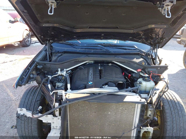 2018 BMW X5 5UXKR2C51J0Z19359 Photo 9