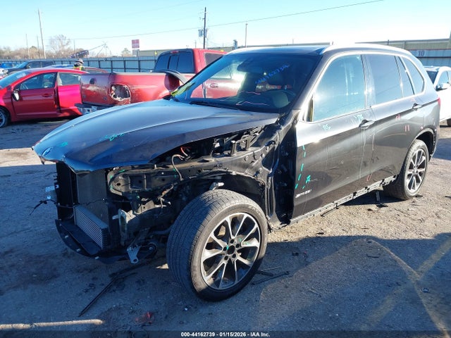 2018 BMW X5 5UXKR2C51J0Z19359 Photo 1