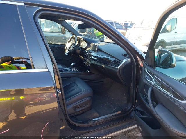 2018 BMW X5 5UXKR2C51J0Z19359 Photo 4