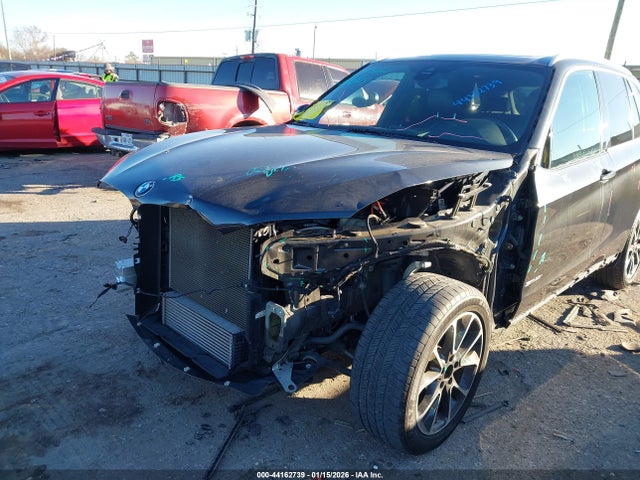 2018 BMW X5 5UXKR2C51J0Z19359 Photo 5