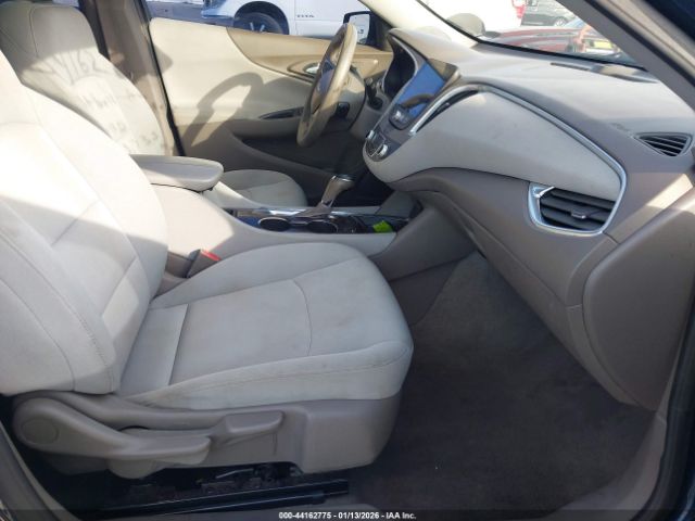 2020 CHEVROLET MALIBU 1G1ZD5ST0LF075940 Photo 4