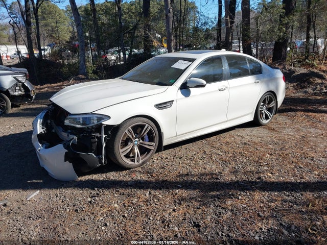 2016 BMW M5 WBSFV9C52GD595775 Photo 1