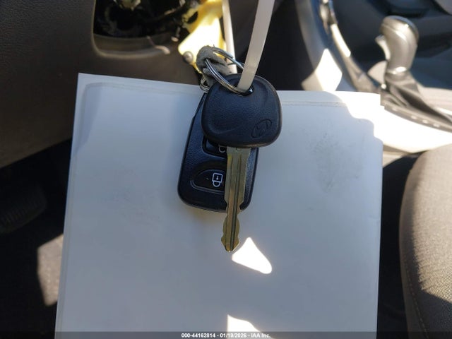 KMHDH4AEXFU223865 Hyundai ELANTRA SE