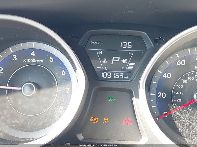KMHDH4AEXFU223865 Hyundai ELANTRA SE