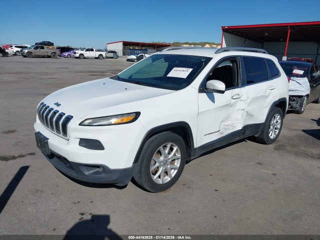 1C4PJLCB0GW319190 Jeep Cherokee Latitude