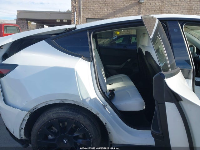 2023 TESLA MODEL Y 7SAYGDEE6PF628976 Photo 7