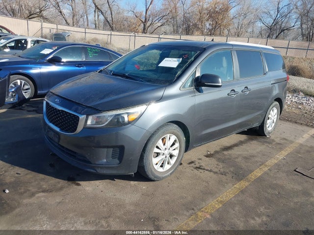 KIA SEDONA LX 2015 KNDMB5C15F6062657 Image 2