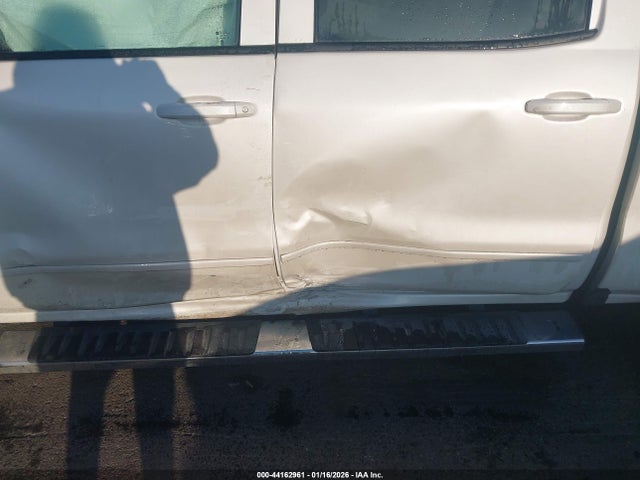 3GCUKREC6JG277283 Chevrolet Silverado 1500 2lt