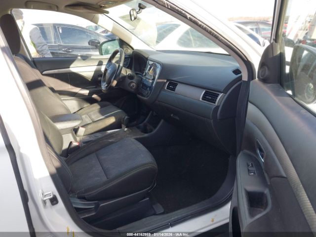 2016 MITSUBISHI OUTLANDER JA4AD2A37GZ021716 Photo 4