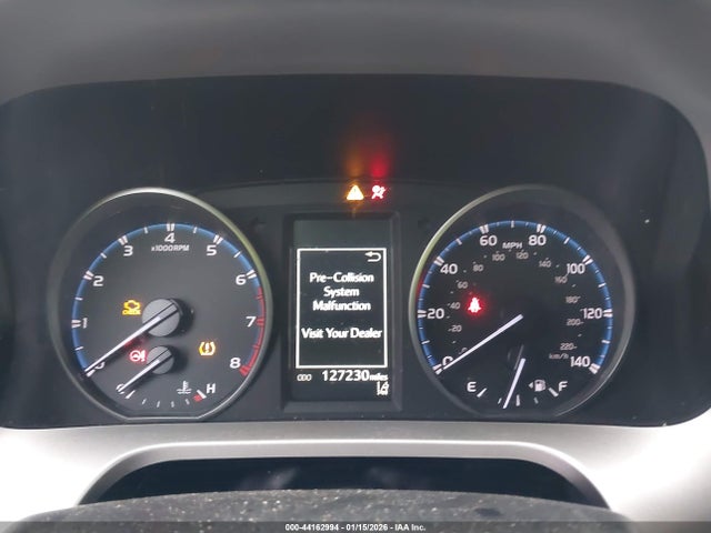 JTMRFREV9JJ194716 Toyota Rav4 Xle